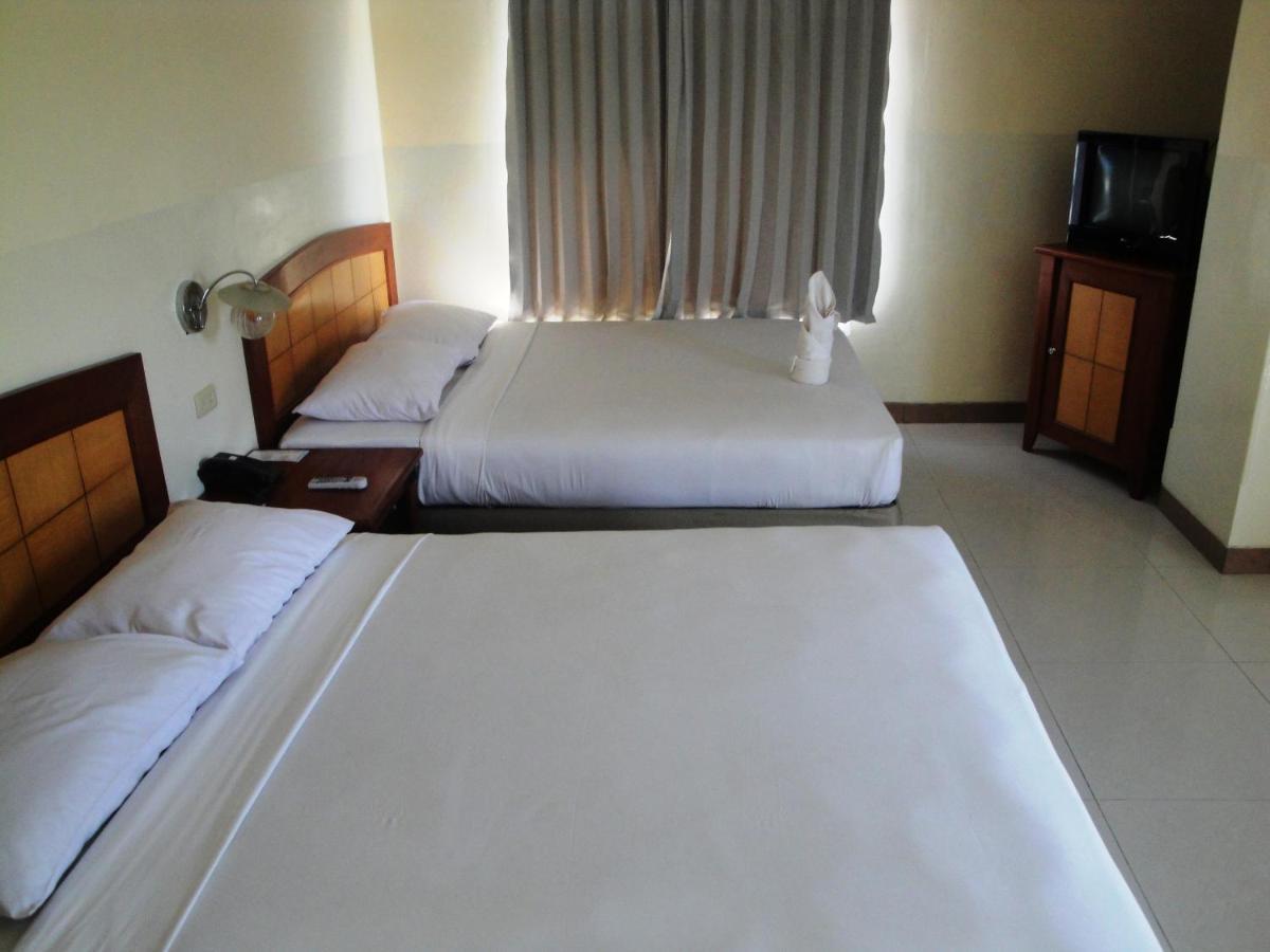 Hotel Celebes Manado Habitación foto