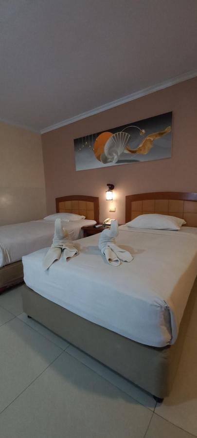 Hotel Celebes Manado Exterior foto