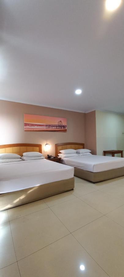 Hotel Celebes Manado Exterior foto