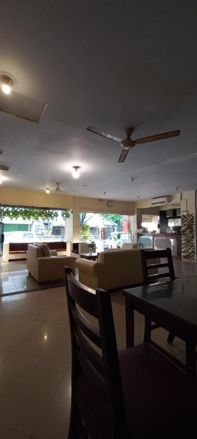 Hotel Celebes Manado Exterior foto