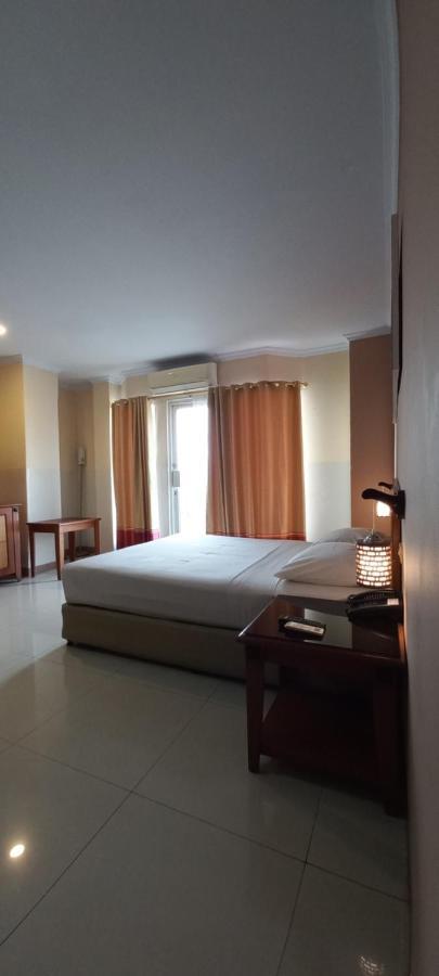 Hotel Celebes Manado Exterior foto