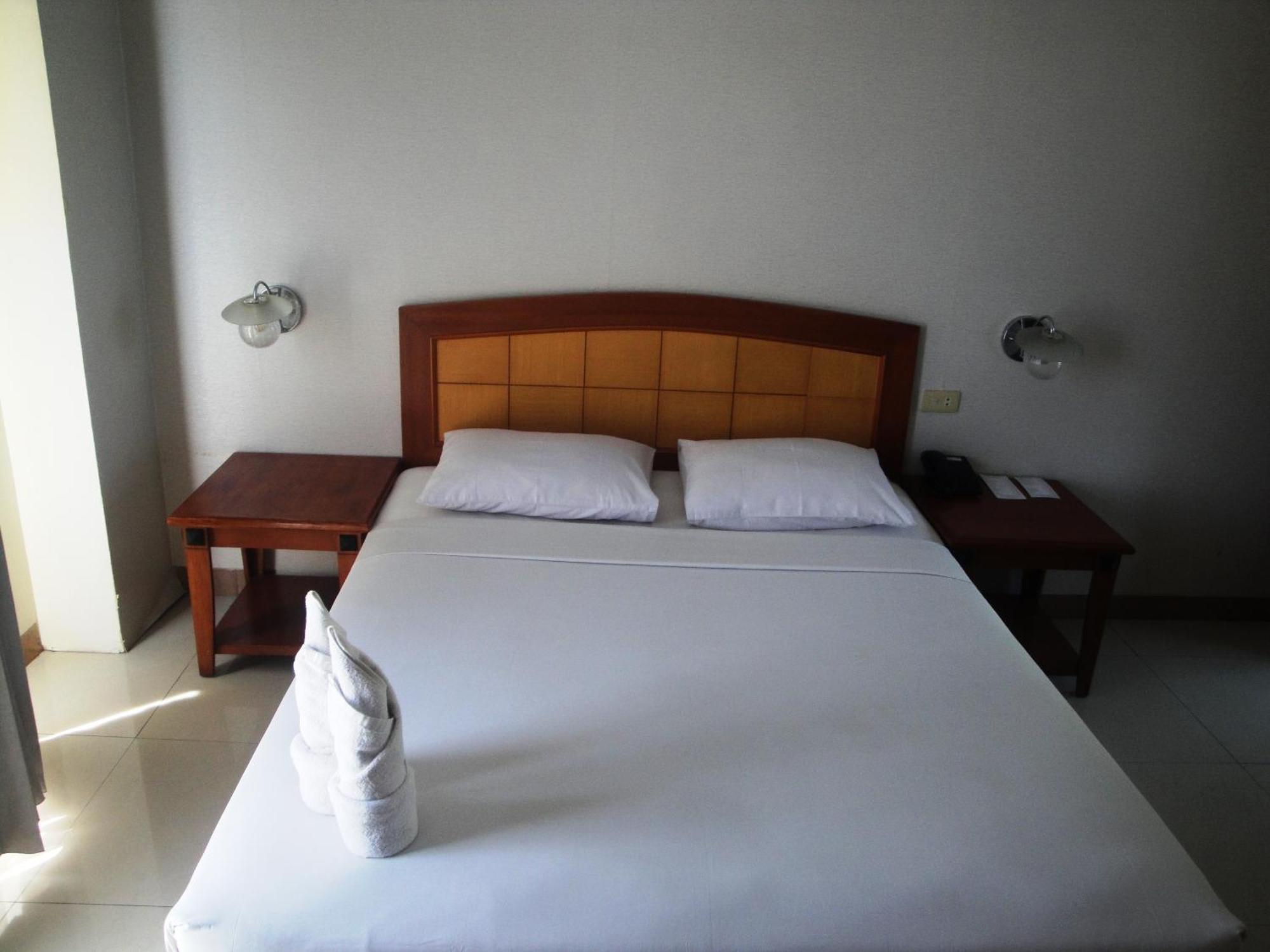 Hotel Celebes Manado Habitación foto