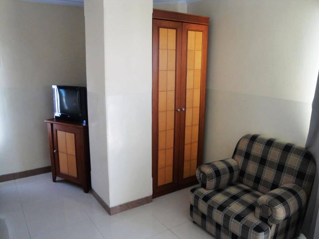 Hotel Celebes Manado Exterior foto